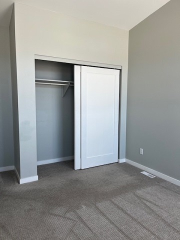 Spacious 2 Bedroom Town home with Garage & Private Courtyard